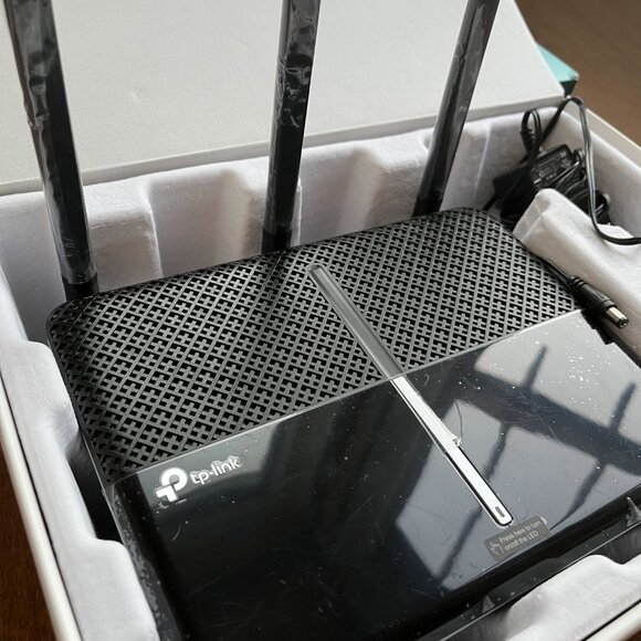 TP-Link AC2600 / AC10 Router In Very Good Condition (Plastic still on) - Picture 4 of 4